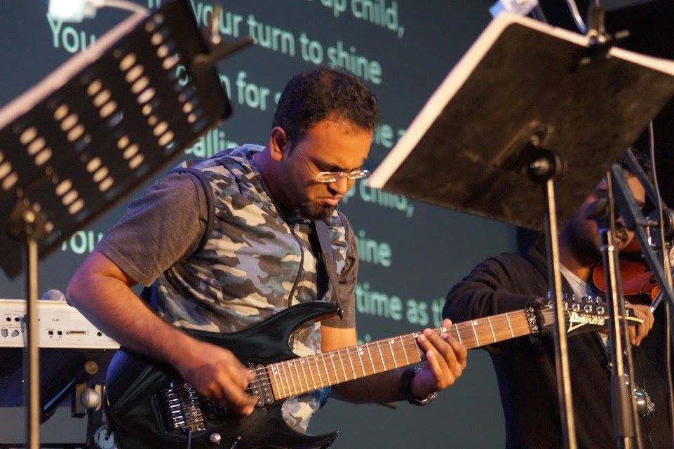 Moncy playing in Dubai in 2016